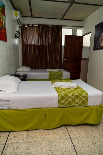 Triple Room image 3