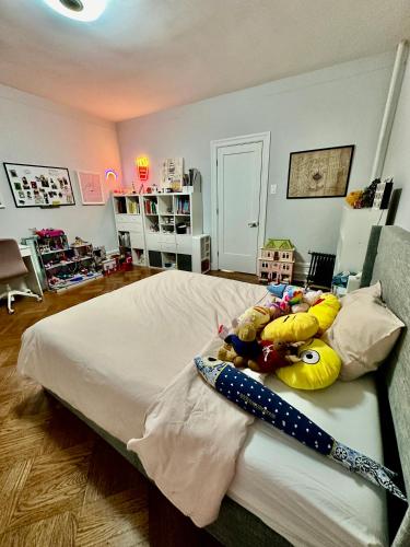 Three-Bedroom Apartment image 5