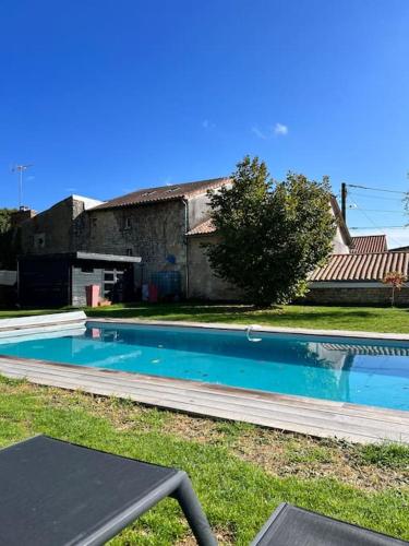 Villa d’architecte avec piscine à 5mn du Futuroscope - Location, gîte - Jaunay-Marigny