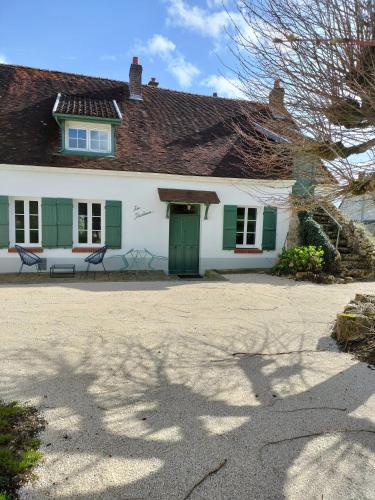 Charmant gîte : Les flambeaux - Bannes