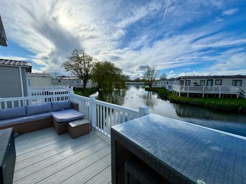Drakes View Dog friendly chalet