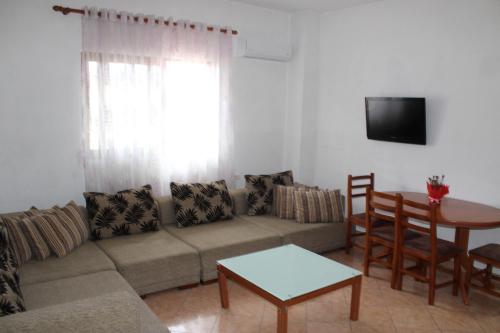 Haus Family Apartment, Tirana (photo 3)