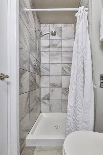 Auburn River Home - image 7