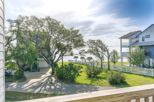 Seabrook Getaway with Balconies and Bay Views!