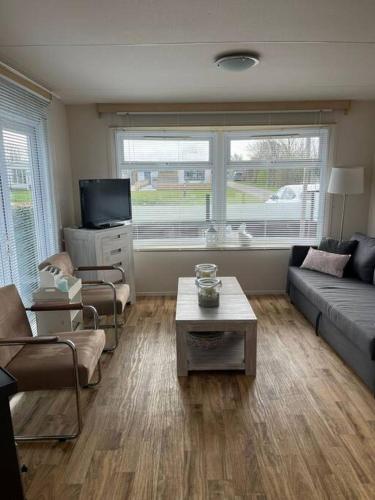 Chalet + tiny house nabij strand, Petten (foto 4)