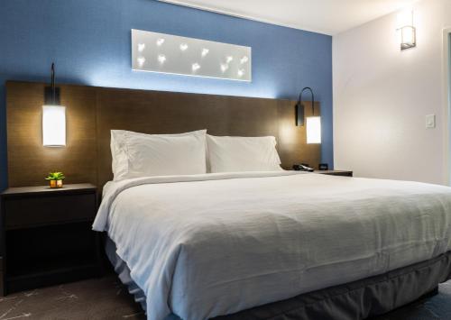 Embassy Suites Tulsa - I-44 - image 2