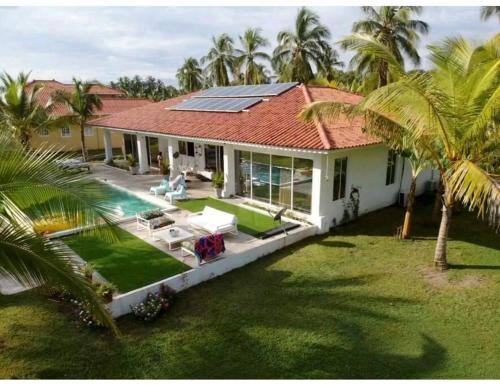 Casa Carey Lajas Pty Exclusive Beachfront Villa in Las Lajas