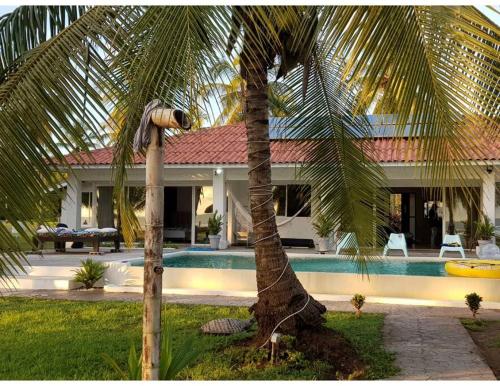 Casa Carey Lajas Pty Exclusive Beachfront Villa