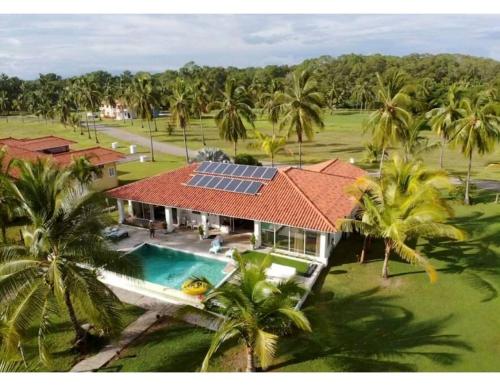 Casa Carey Lajas Pty Exclusive Beachfront Villa in Las Lajas