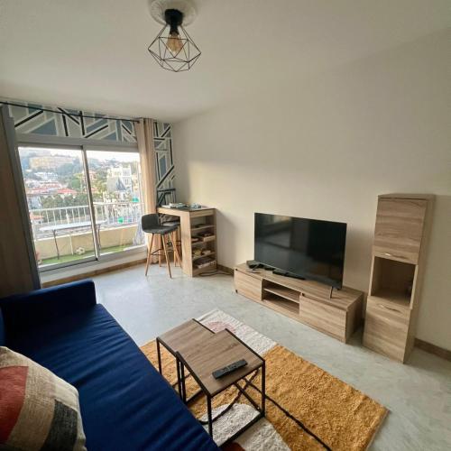 Cozy Studio Near Promenade - Tap to explore photos