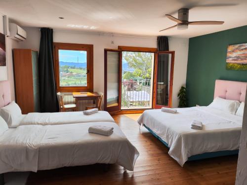 Habitación cuádruple, balcón