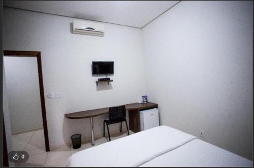 1 double bed, 1 twin bed