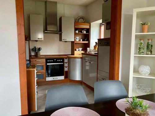 ห้องครัว, Schöne Ferienwohnung (Schone Ferienwohnung) in อิทเซเฮอ