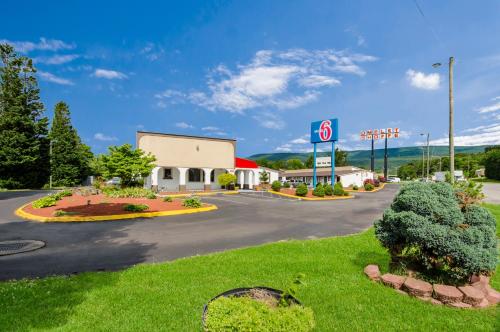 Motel 6-Salem, VA