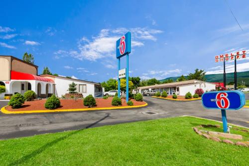 Motel 6-Salem, VA