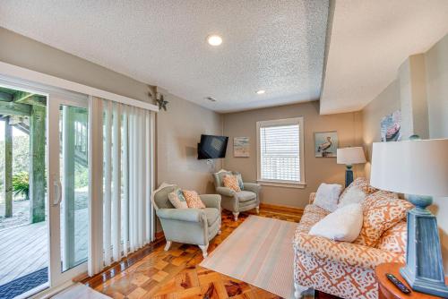 Buxton Apt with Pool Access and Pamlico Sound Views
