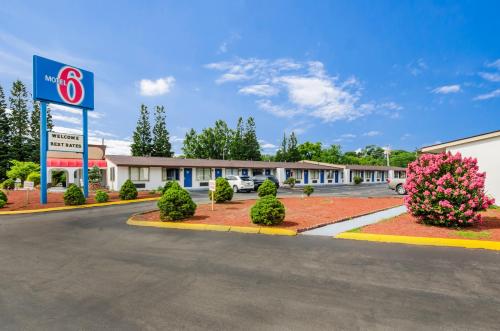 Motel 6-Salem, VA