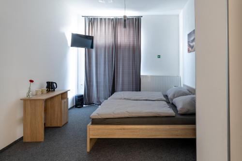 2 twin beds