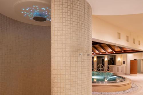 حمام, The Ritz-Carlton Tenerife, Abama in تينيريفي