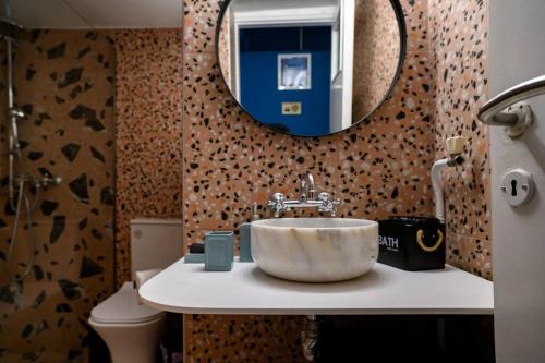 BlueXenia 1 bedroom Retro Luxury Room Type - One-Bedroom Apartment