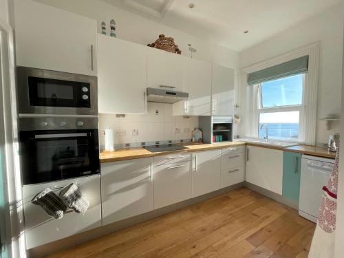 Sandy Toes - awesome beach view and access, Ventnor (foto 8)