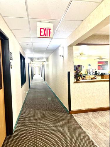 Econo Lodge Oacoma - image 11