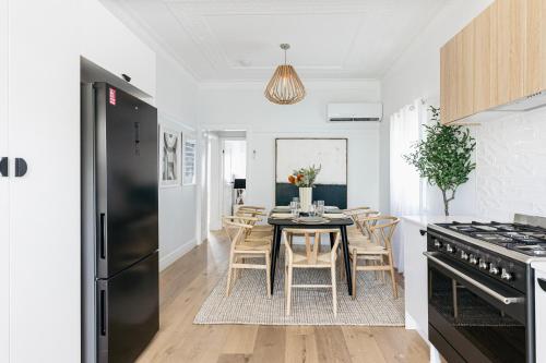 Urban Getaway Bardon Luxe 3 bed 2 bath and pool