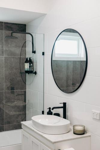 Urban Getaway Bardon Luxe 3 bed 2 bath and pool