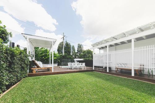 Urban Getaway Bardon Luxe 3 bed 2 bath and pool