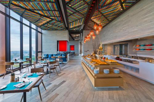 Food and beverages, Holiday Inn Resort Vana Nava Hua Hin By IHG near True Arena Hua Hin