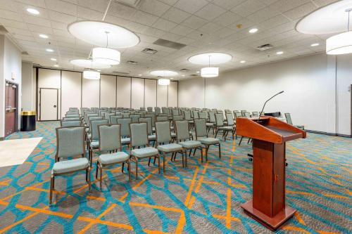 Pear Tree Inn St. Louis Near Union Station