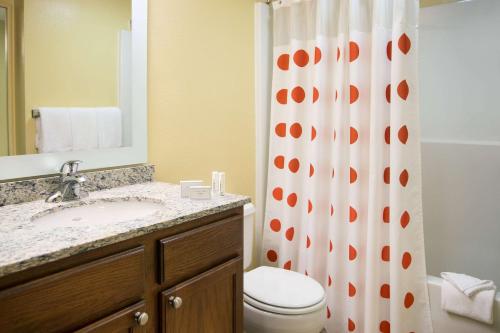 Studio Suite Queen image 5