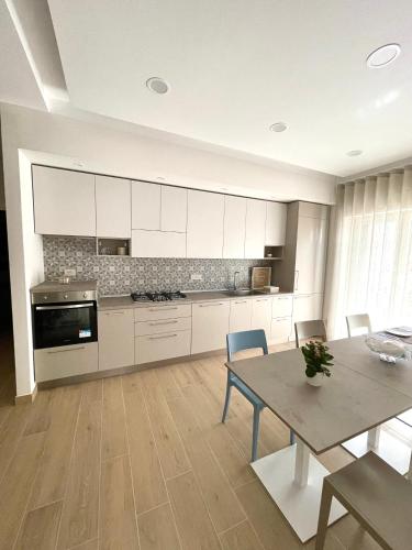 COLOMBO SUITE 2