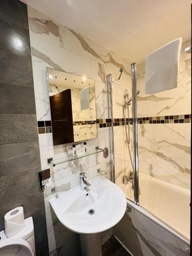Cheshire Hotel – London, 07