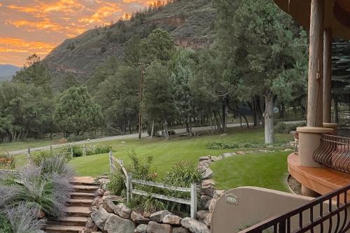 Pine Rock Estate in Hermosa, USA