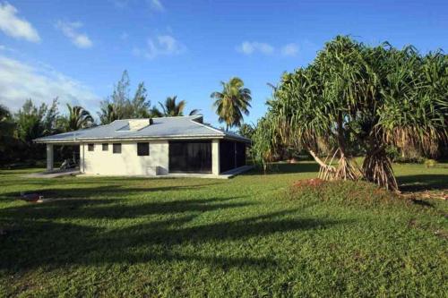 Buitenkant, Are Kapakapa in Aitutaki Airport