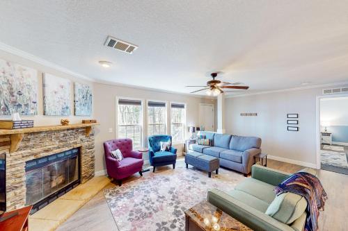 Lakefront Retreat in Saluda, USA