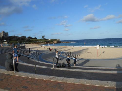 Coogee Beachside Hostel - image 14