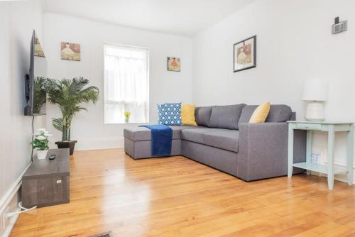 Pet Friendly 1BR in Chinatown