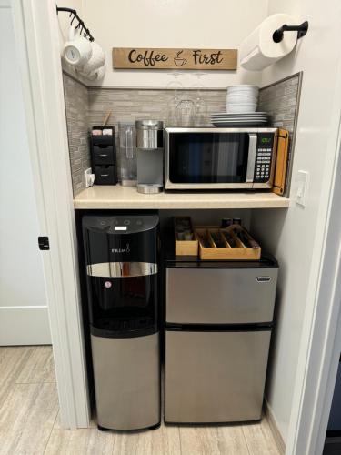 Konyha, Hale O Malu at Kaloli Point in Hawaiian Paradise Park