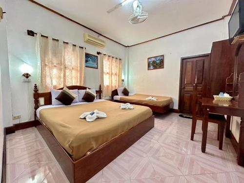 Standard Triple Room image 10