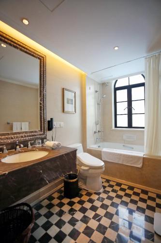 Superior Double or Twin Room(Genius)(Include One Breakfast) image 1