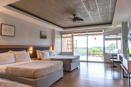 2 double beds, 2 twin beds