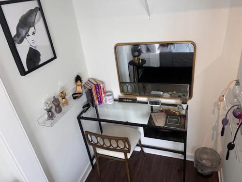 Stylish Studio w/Patio by Italian Market in Philadelphia, USA