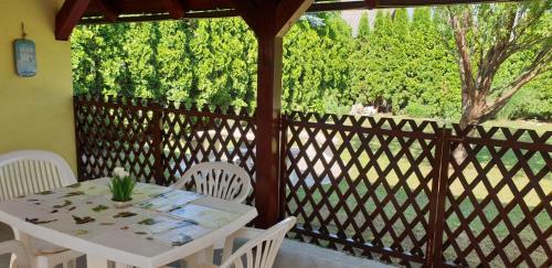 schönes Ferienhaus 500 m vom Freistrand am Balaton (schones Ferienhaus 500 m vom Freistrand am Balaton) in Balatonmáriafürdő