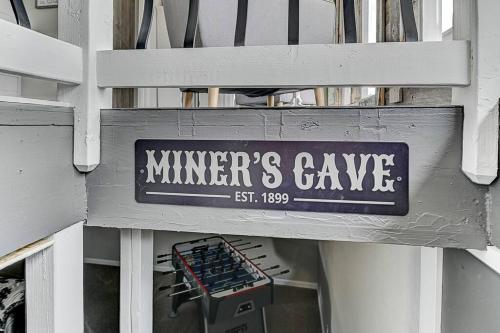 Stay in a Historic Gold Mine Town w/Mountain Views in Victor, USA