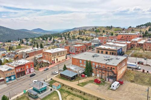 Stay in a Historic Gold Mine Town w/Mountain Views in Victor, USA