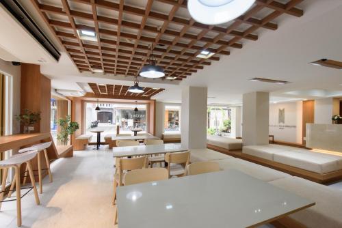 โรงแรมแกรนด์ วอเตอร์เกท (Grand Watergate Hotel) near วัดปทุมวนารามราชวรวิหาร