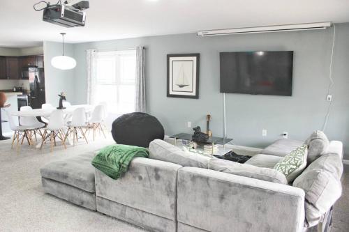 Modern 5 Bedroom Home, 6 miles from Skyline Drive in Waynesboro, USA