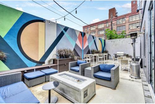 Stylish Studio w/Patio by Italian Market in Philadelphia, USA